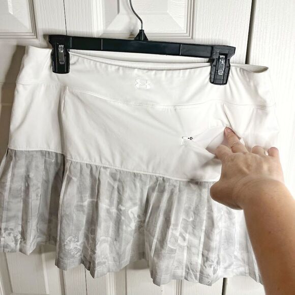 Under Armour Links Knit Fitted Heat Gear Tennis Golf Pleated Lined Pocket Skort - Picture 2 of 12